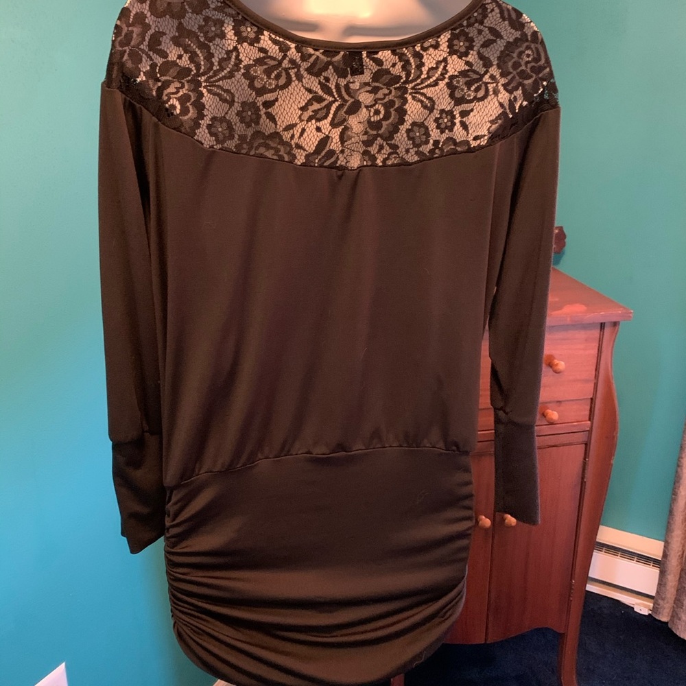 Black tunic/top lace yoke-medium - Picture 3 of 6